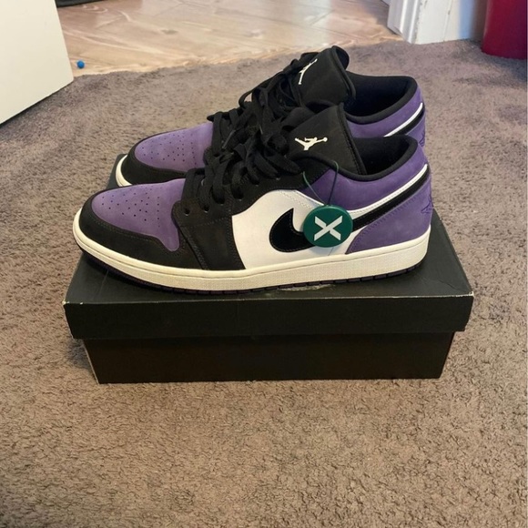 Authentic Jordan 1 Low Court Purple size 13 - Picture 1 of 4